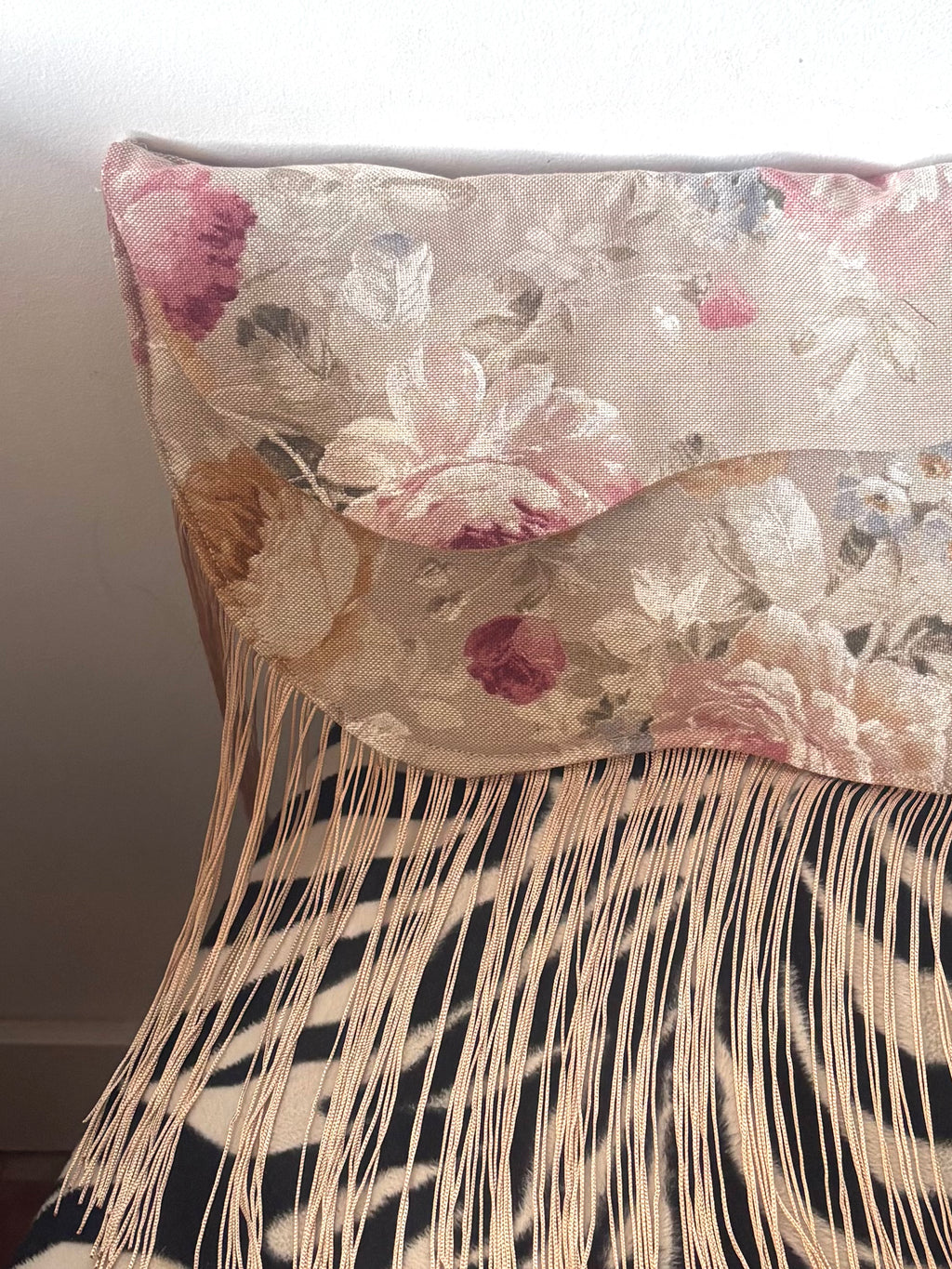 Bolso de Mano Floral Luisa con Flecos
