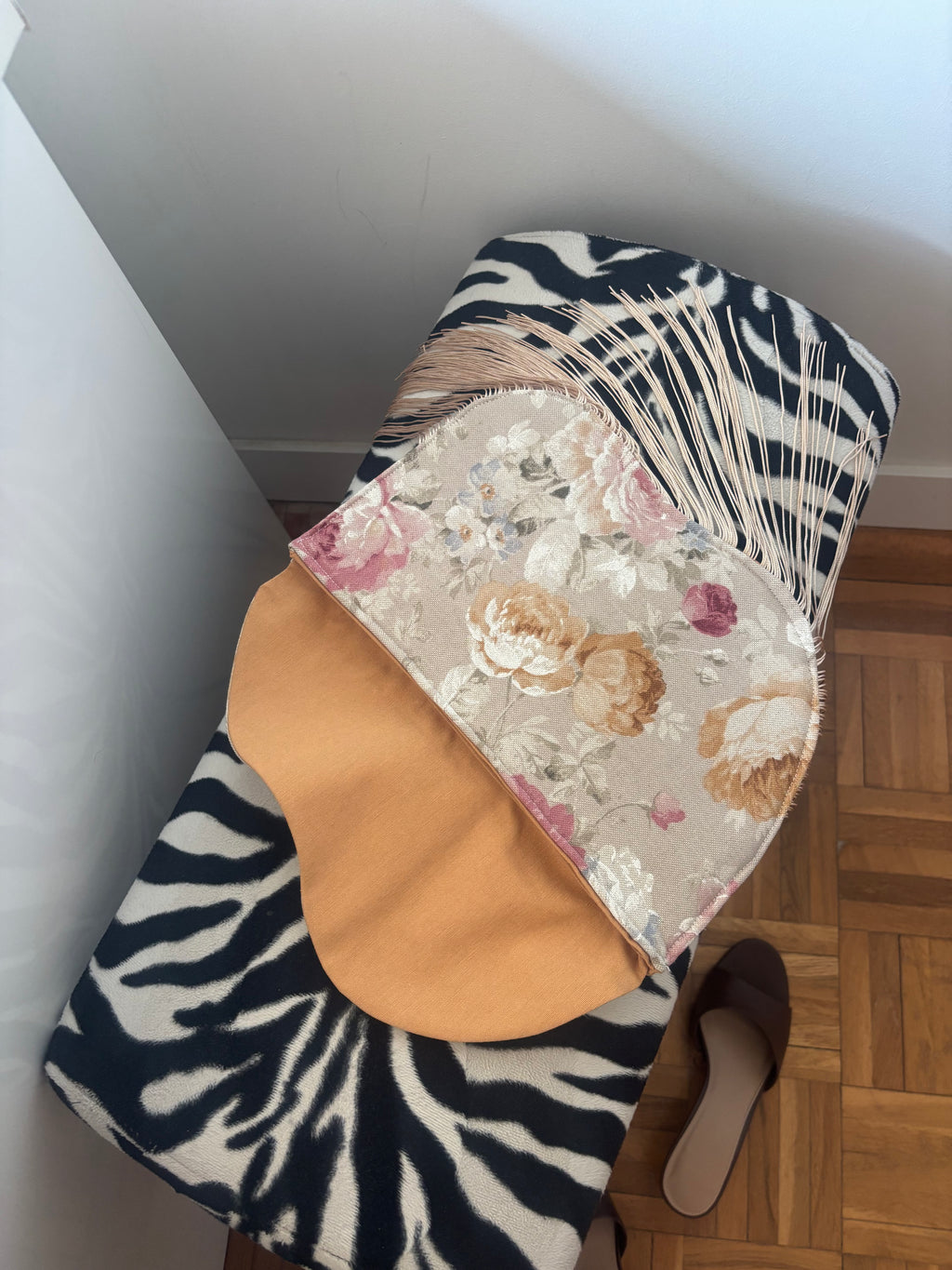 Bolso de Mano Floral Luisa con Flecos